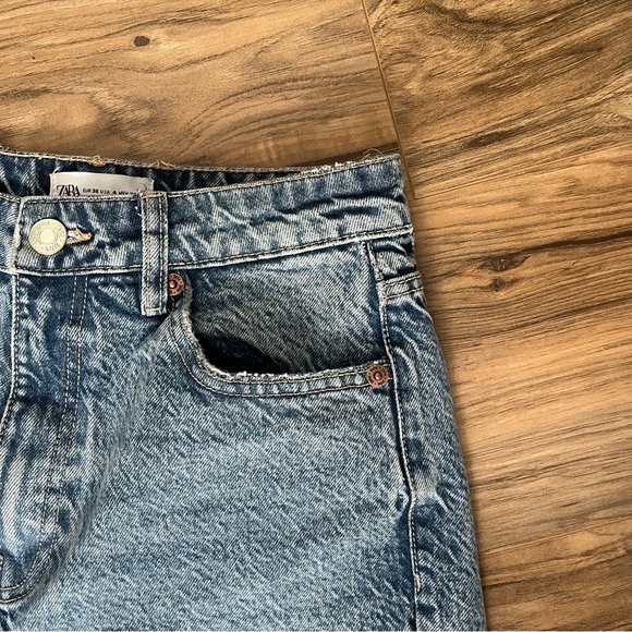 Zara Blue Mom Fit Jeans - Picture 4 of 8